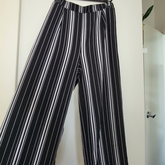 Wide Legged High Waisted Striped Pants - Picture 2 of 3